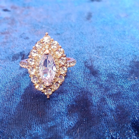 Jewelry - Ring gold plated  size 8